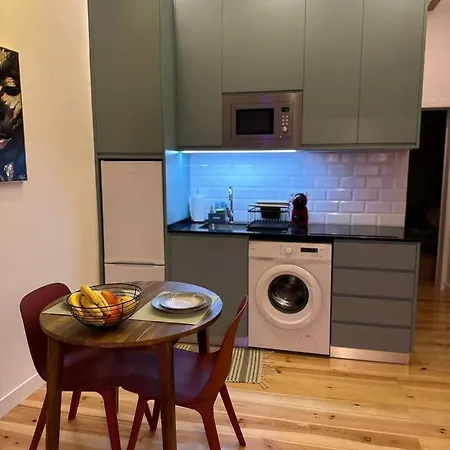 Newly Renovated * Lisbon