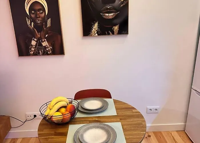 Newly Renovated Διαμέρισμα